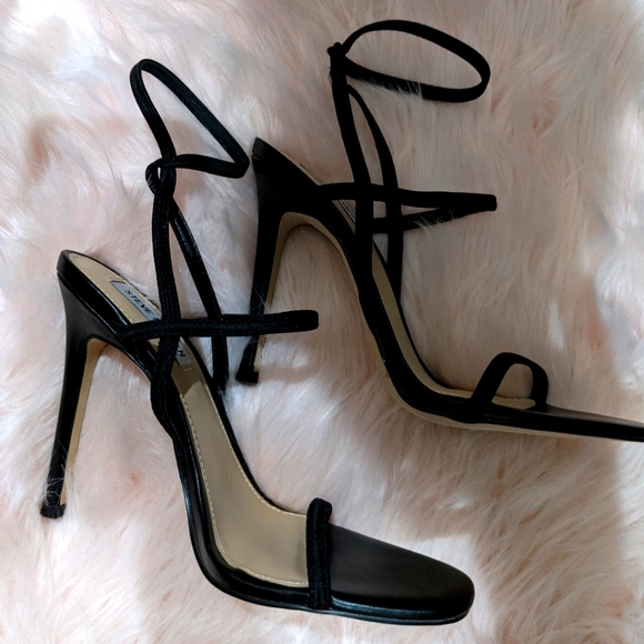 Black strappy 4" heels